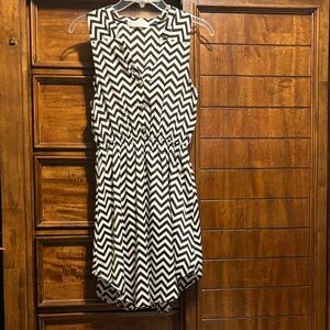 Chic Chevron Sleeveless Dress